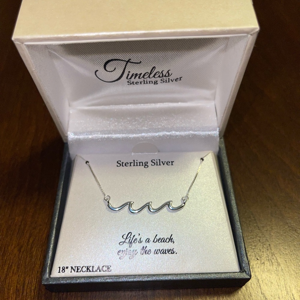 Wave necklace
